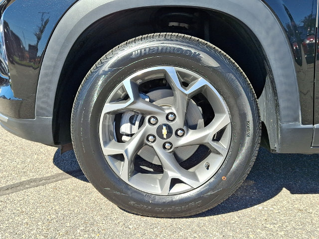 Used 2024 Chevrolet Trax LT FWD image 8