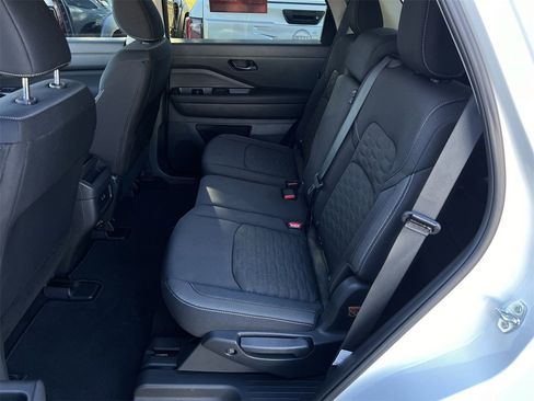 Certified 2025 Nissan Pathfinder S image 24