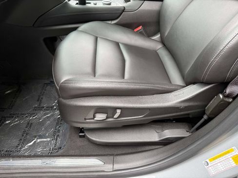 Used 2024 Cadillac XT5 Luxury w/ LPO, Floor Liner Package AWD/4WD image 3