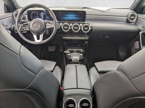 Used 2020 Mercedes-Benz CLA 250 image 19