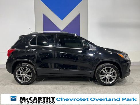 Used 2020 Chevrolet Trax LT w/ Driver Confidence Package image 4