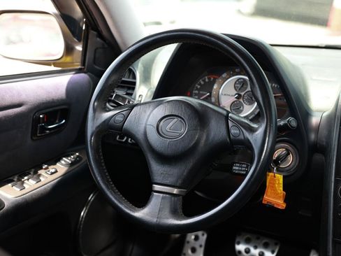 Used 2003 Lexus IS 300 w/ Power & Leather Pkg RWD image 29