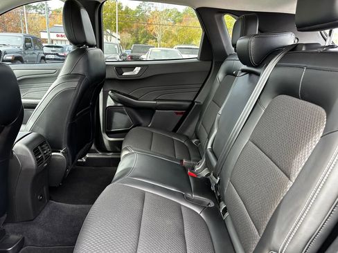 Used 2023 Ford Escape SE image 26