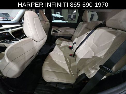 Used 2025 INFINITI QX60 Sensory w/ Vision Package image 8