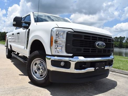 Used 2023 Ford F250 XL w/ FX4 Off-Road Package AWD/4WD image 5