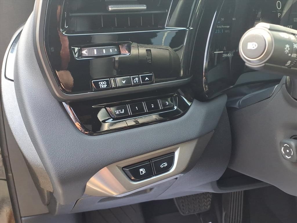 Used 2025 Lexus RX 350 Premium w/ Convenience Package FWD image 19