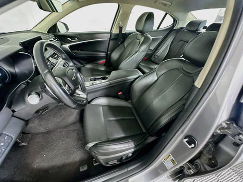 Used 2025 Genesis G70 2.5T RWD image 13