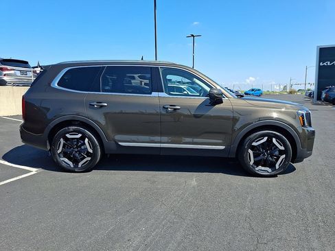 Certified 2024 Kia Telluride S w/ S Sunroof Package AWD/4WD image 7