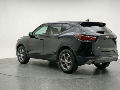 Used 2025 Chevrolet Blazer LT FWD image 6