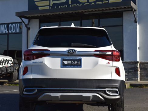 Used 2021 Kia Seltos S image 10