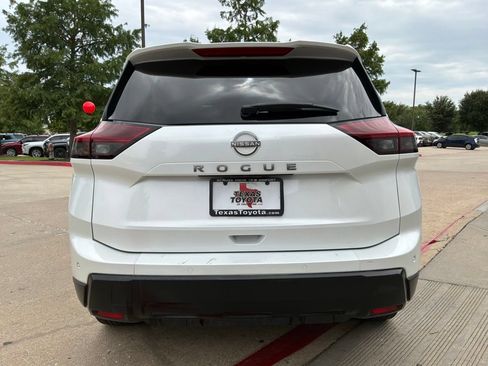 Used 2025 Nissan Rogue SV FWD image 7