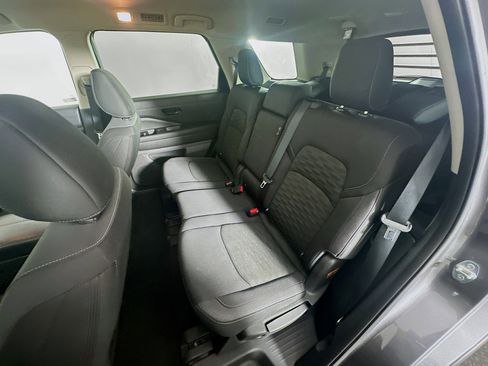 Used 2025 Nissan Pathfinder SV FWD image 27