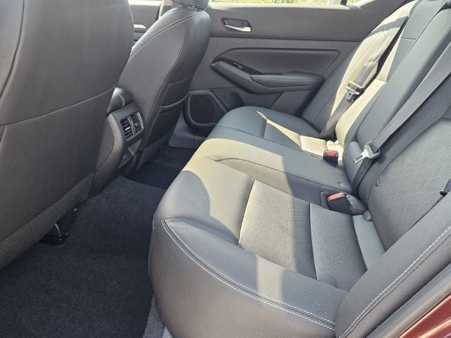 Used 2024 Nissan Altima 2.5 SL FWD image 11