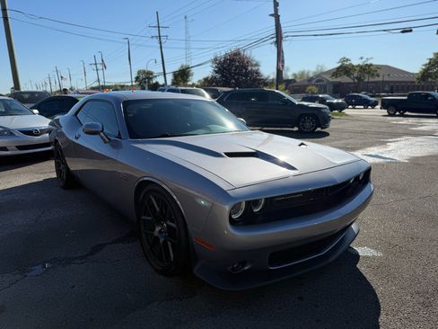 Used 2016 Dodge Challenger R/T Scat Pack w/ Leather Interior Group image 9