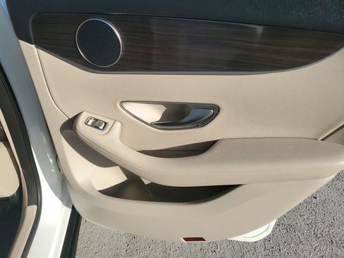 Used 2021 Mercedes-Benz GLC 300 image 44