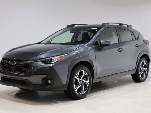 Used 2025 Subaru Crosstrek 2.0i Premium image 3