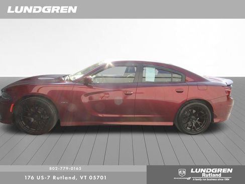 Used 2019 Dodge Charger R/T w/ Plus Group RWD image 3