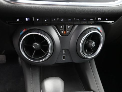 Used 2020 Chevrolet Blazer LT FWD image 4