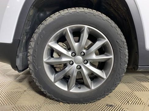 Used 2018 Jeep Cherokee Limited AWD/4WD image 33