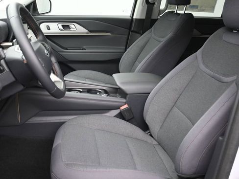 New 2026 Ford Explorer Active RWD image 11