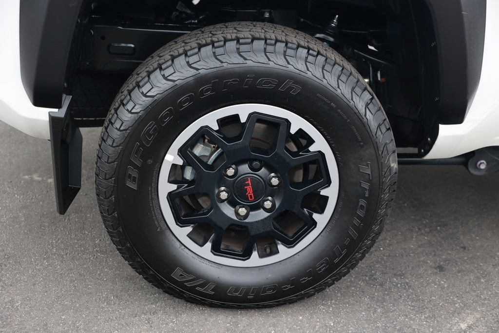 Used 2024 Toyota Tacoma TRD Off-Road AWD/4WD image 9