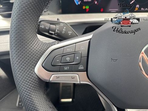 New 2025 Volkswagen Tiguan SE R-Line image 15