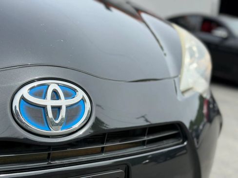 Used 2014 Toyota Prius C One FWD image 31