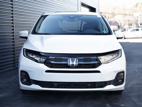 Used 2025 Honda Odyssey Touring image 14