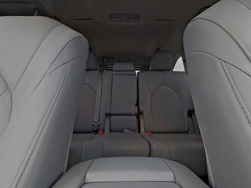 Used 2020 Toyota Highlander Limited FWD image 30