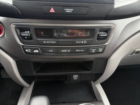 Certified 2018 Honda Pilot LX image 13