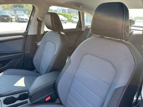 New 2025 Volkswagen Jetta SE image 11