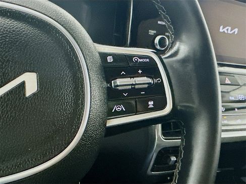 Used 2022 Kia Sorento SX image 26