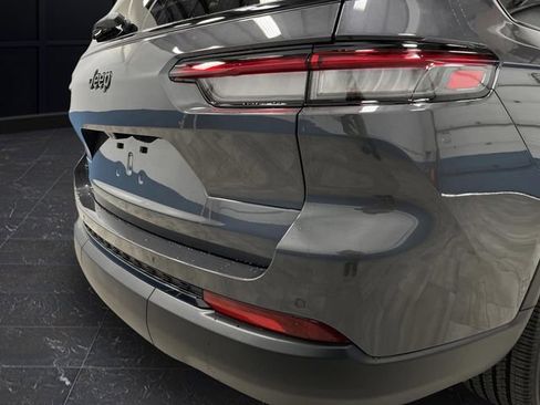 New 2025 Jeep Grand Cherokee L Altitude image 33