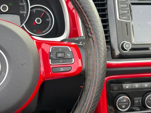 Used 2018 Volkswagen Beetle 2.0T S image 13