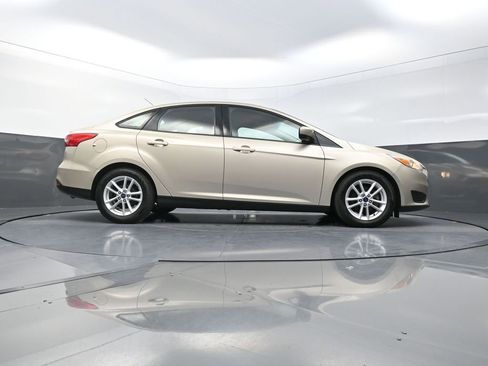 Used 2018 Ford Focus SE FWD image 30