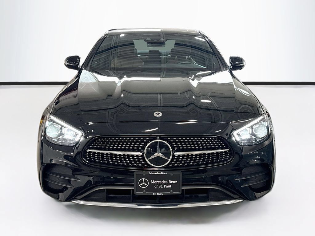 Used 2022 Mercedes-Benz E 350 4MATIC Sedan image 2