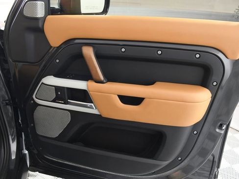 Used 2023 Land Rover Defender 130 First Edition image 18