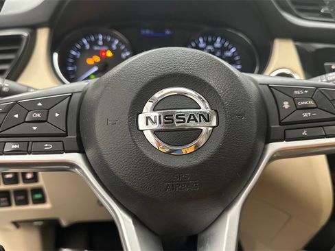 Certified 2019 Nissan Rogue SL w/ Premium Package image 14