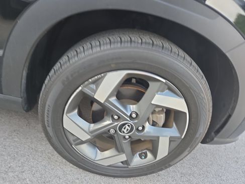Certified 2023 Hyundai Venue SEL FWD image 2