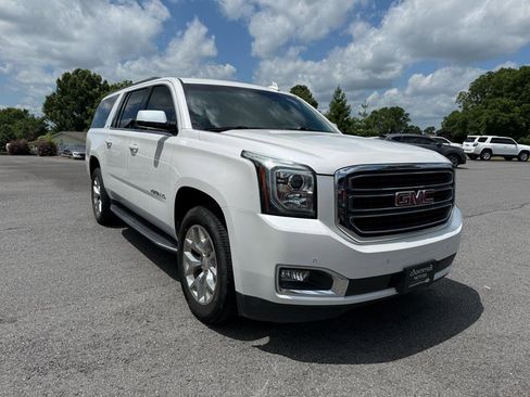 Used 2019 GMC Yukon XL SLT w/ Open Road Package AWD/4WD image 7