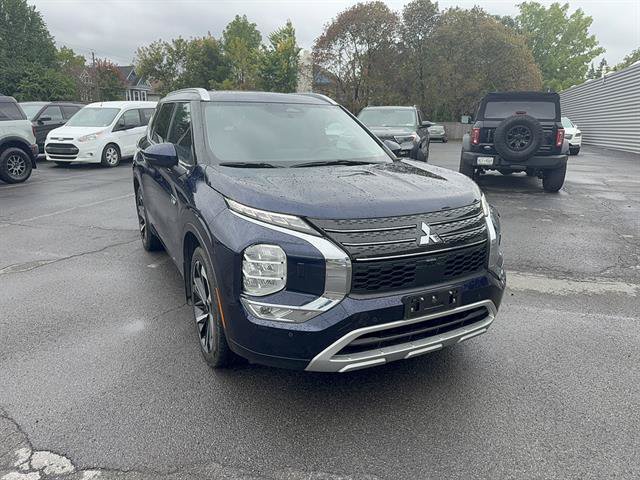 Used 2023 Mitsubishi Outlander SEL AWD/4WD image 1