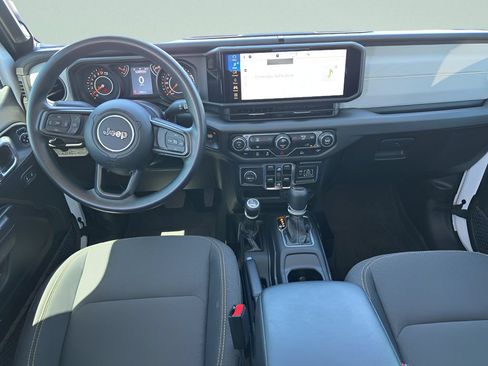 Used 2024 Jeep Gladiator Sport AWD/4WD image 17