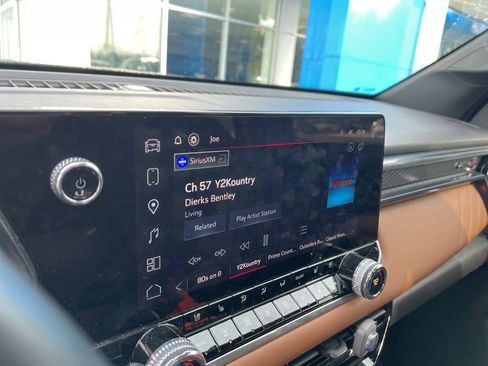 Used 2024 GMC Canyon AT4 w/ AT4 Premium Package image 19