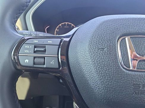 Used 2025 Honda Pilot EX-L image 22