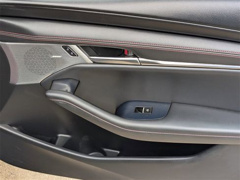 Used 2022 MAZDA MAZDA3 s image 40