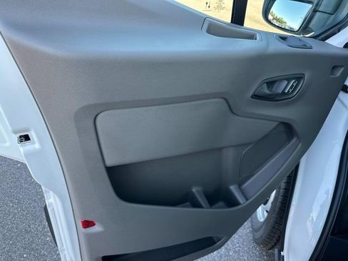 New 2025 Ford Transit 250 148 Medium Roof image 28