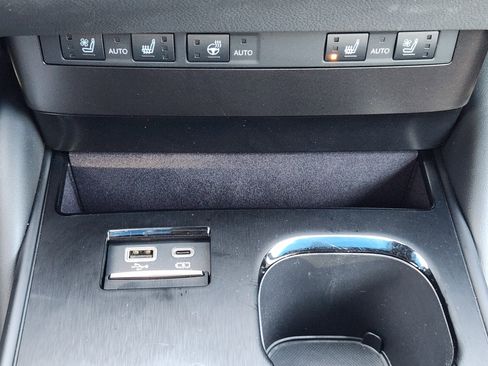 Used 2025 Lexus ES 300h w/ Premium Package image 24