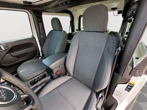 Used 2024 Jeep Wrangler Sport AWD/4WD image 19