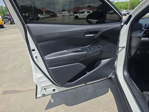 Used 2018 Toyota C-HR XLE FWD image 31