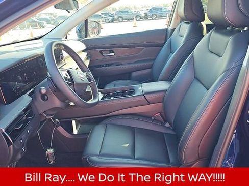 Certified 2025 Nissan Murano SV image 3